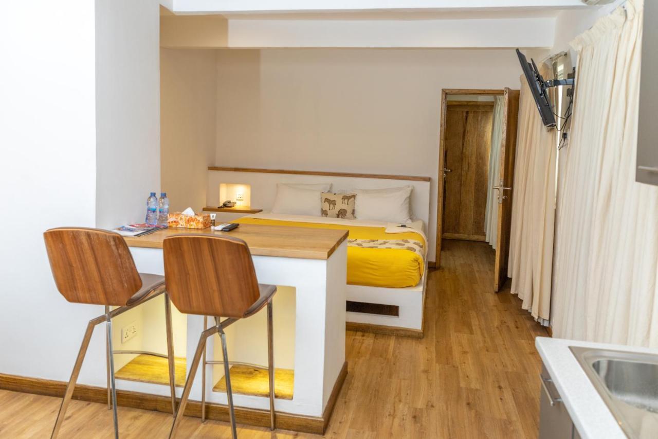 One-Bedroom Apartment,1596041467:JPEG