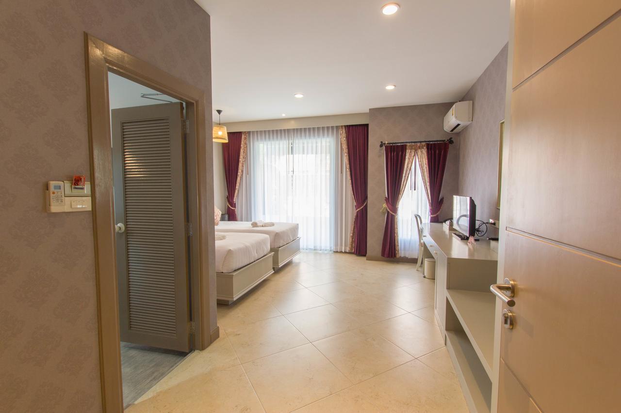 Twin Room with Pool View,545448750:JPEG